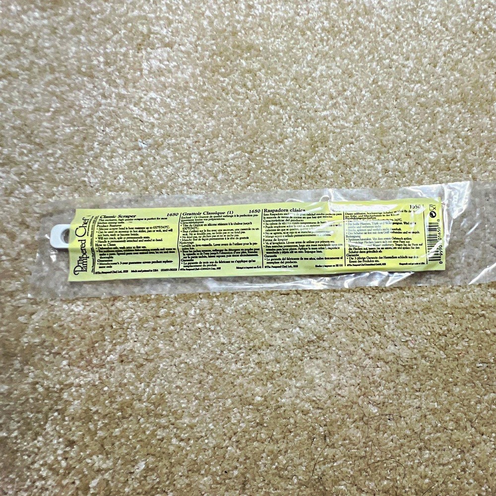 NWT VTG Pampered Chef 1650 Classic Spatula Scraper Plastic White 11" Made in USA